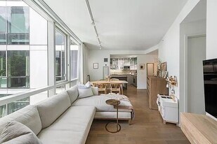 200 Chambers St in New York, NY - Building Photo