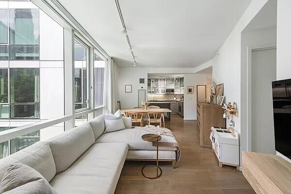 200 Chambers St in New York, NY - Building Photo
