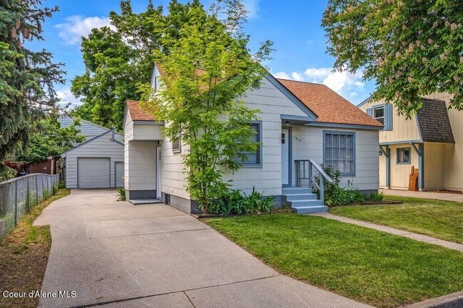 property at 1415 N 2nd St