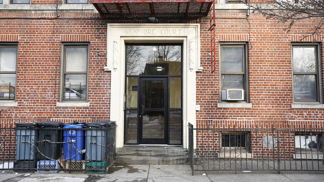 2111 Foster Ave in Brooklyn, NY - Foto de edificio - Building Photo