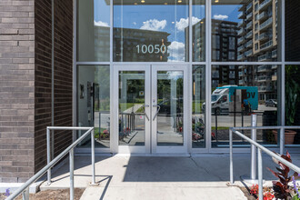 10050 De L'acadie Pl in Montréal, QC - Building Photo - Building Photo