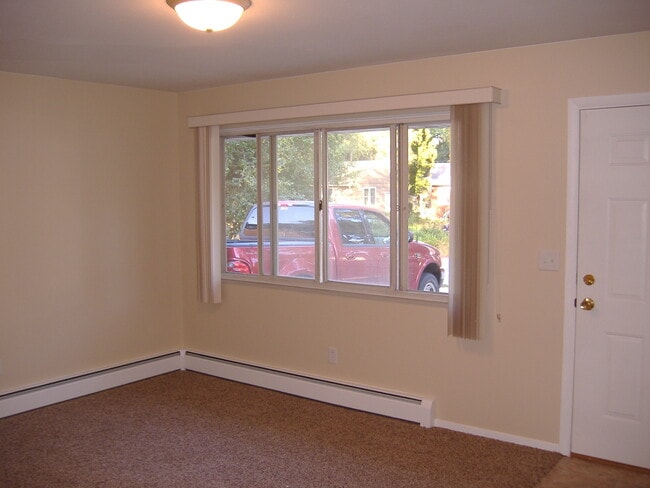 717 6th Ave in Coralville, IA - Foto de edificio - Building Photo