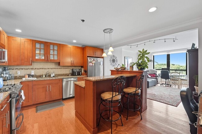1025 Maxwell Ln in Hoboken, NJ - Building Photo - Building Photo