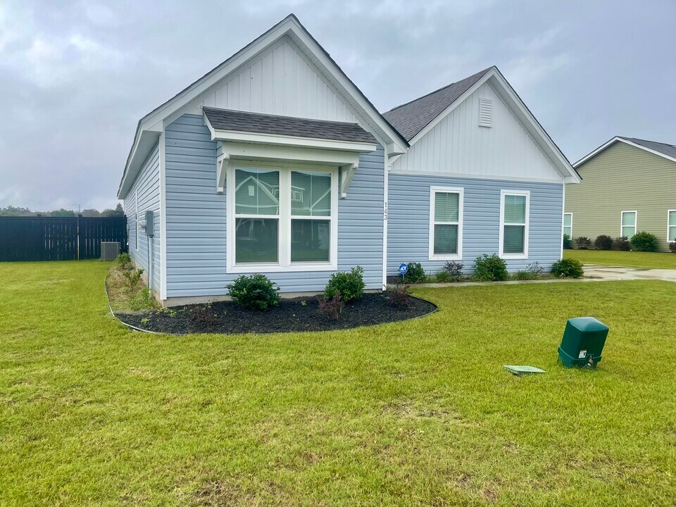 143 Westfield Dr in Ridgeville, SC - Building Photo