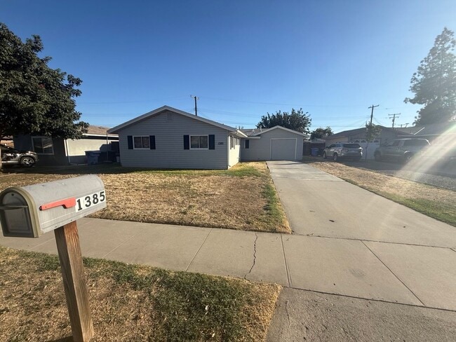 property at 1385 Davis St
