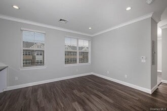 40 Elizabeth St in Farmingdale, NY - Building Photo - Building Photo