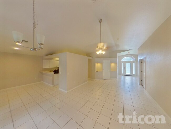 184 Jennifer Dr in Rotonda West, FL - Building Photo - Building Photo