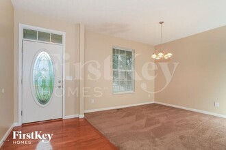 6119 Spring Lake Dr in Hamilton, OH - Building Photo - Building Photo