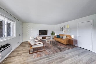 600 S York St in Elmhurst, IL - Building Photo - Building Photo