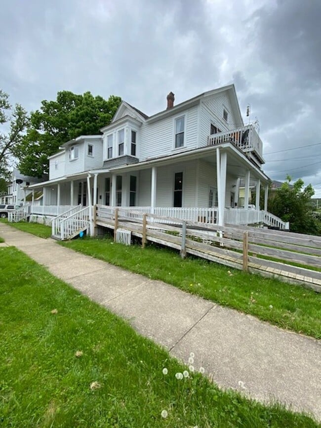 56 Amm St in Bradford, PA - Building Photo - Building Photo