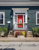 43 Poplar St in Newport, RI - Building Photo