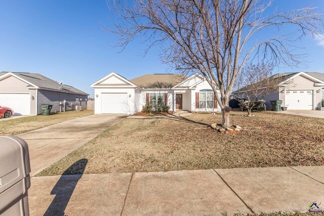302 Tug Ct in Warner Robins, GA - Building Photo - Building Photo