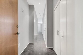 560 Dutch Valley Rd NE in Atlanta, GA - Building Photo - Building Photo