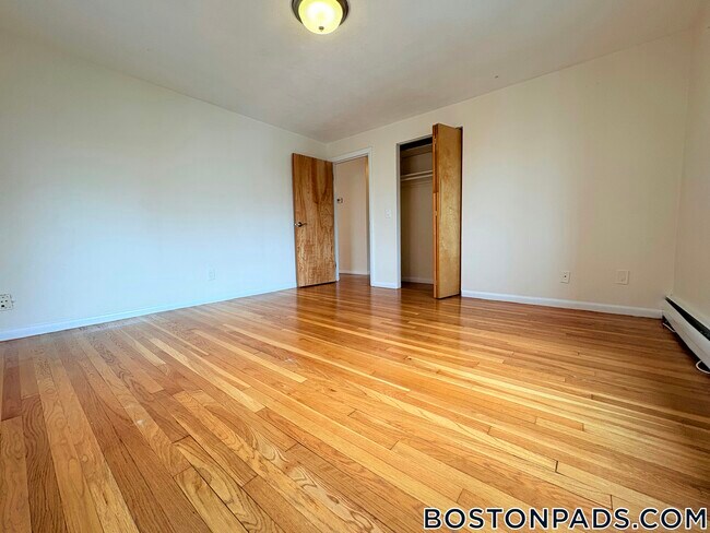 222 Babcock St, Unit 3H in Brookline, MA - Building Photo - Building Photo