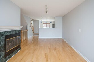 123 Northview Ct in Peekskill, NY - Foto de edificio - Building Photo