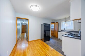 5751 Xerxes Ave S in Edina, MN - Building Photo - Building Photo