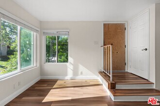 4800 Maytime Ln in Culver City, CA - Building Photo - Building Photo