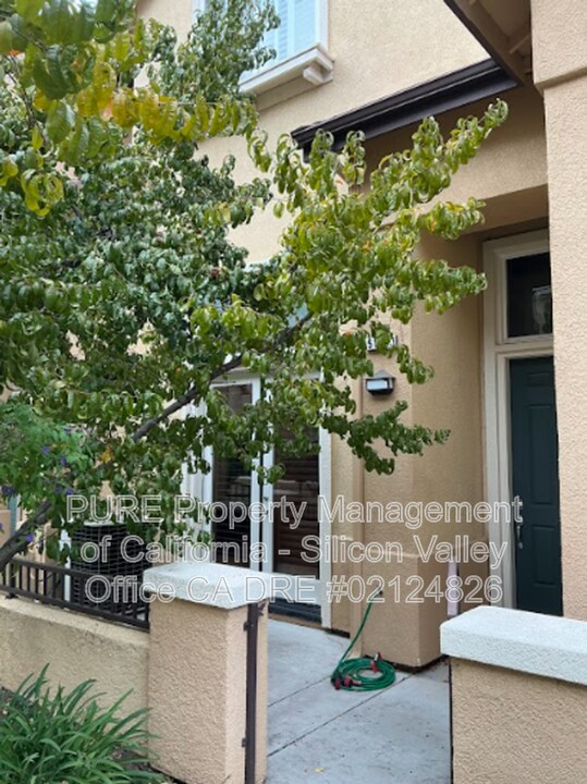 5106 Le Miccine Terrace in San Jose, CA - Foto de edificio