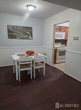 90 Almond Dr in Franklin Township, NJ - Building Photo - Building Photo