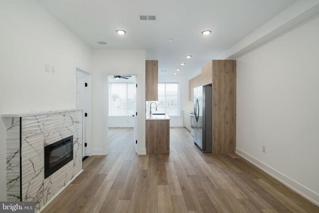 property at 2000 N Front St