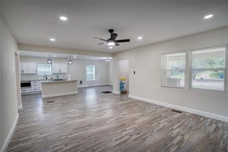 1408 W Main St in Denison, TX - Building Photo - Building Photo