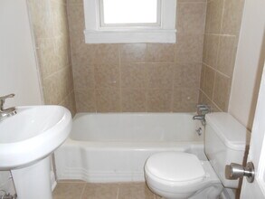 901 S Jackson St, Unit 4 in Salisbury, NC - Foto de edificio - Building Photo