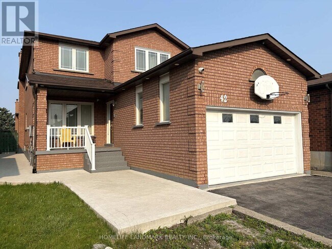 42 Lamp Crescent in Vaughan, ON - Building Photo - Building Photo
