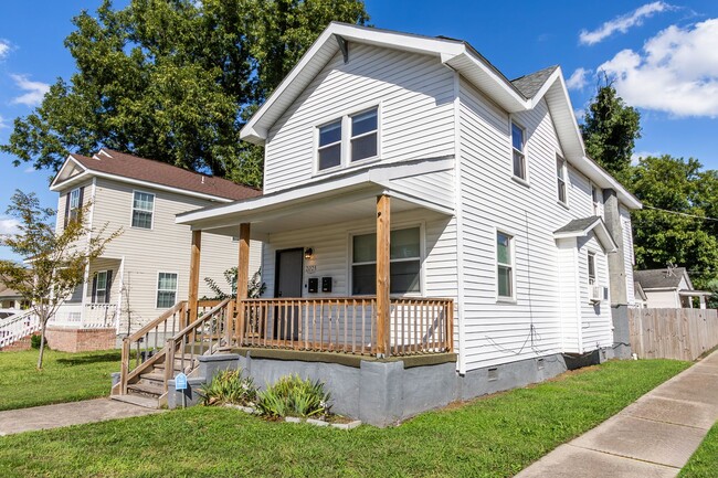 2025 Peach St in Portsmouth, VA - Foto de edificio - Building Photo