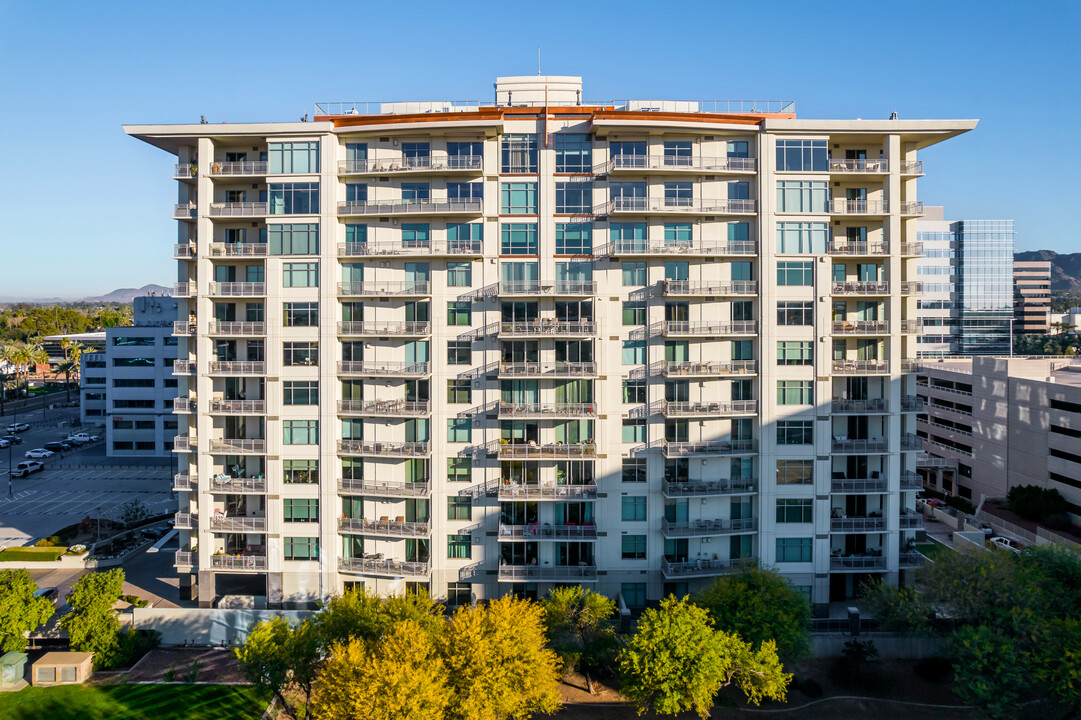 Residences at 2211 Camelback in Phoenix, AZ - Building Photo