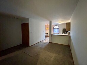 323 S Conkling St in Baltimore, MD - Building Photo - Building Photo