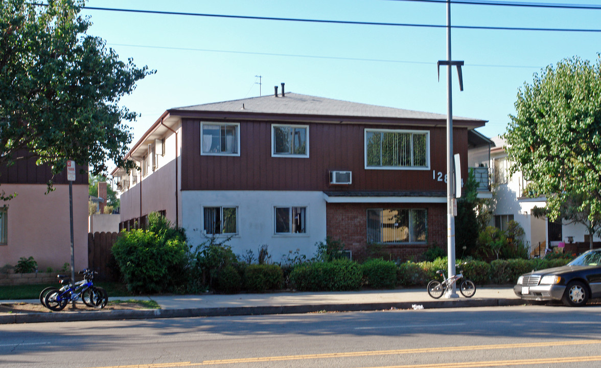 12844 Oxnard St in Valley Village, CA - Building Photo