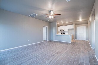 1626 Highland Loop in Guthrie, OK - Building Photo - Building Photo