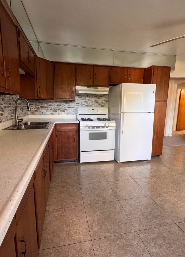 property at 1111 US-41