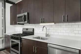 56 E 14th St in Chicago, IL - Building Photo - Building Photo