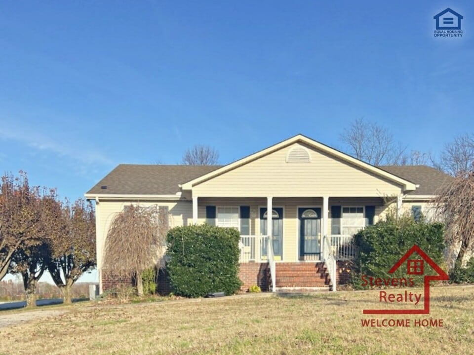 183 Woodlee Ct in McMinnville, TN - Building Photo