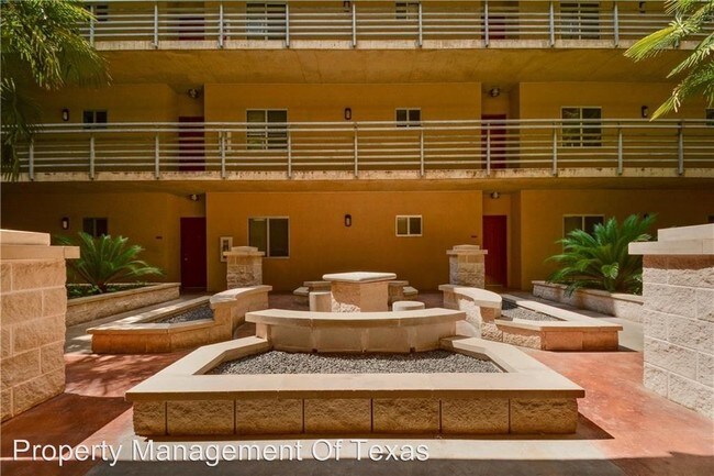 711 W 26th St-Unit -Unit 404 in Austin, TX - Building Photo - Building Photo
