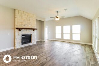 9013 Conroe Dr in Lantana, TX - Building Photo - Building Photo
