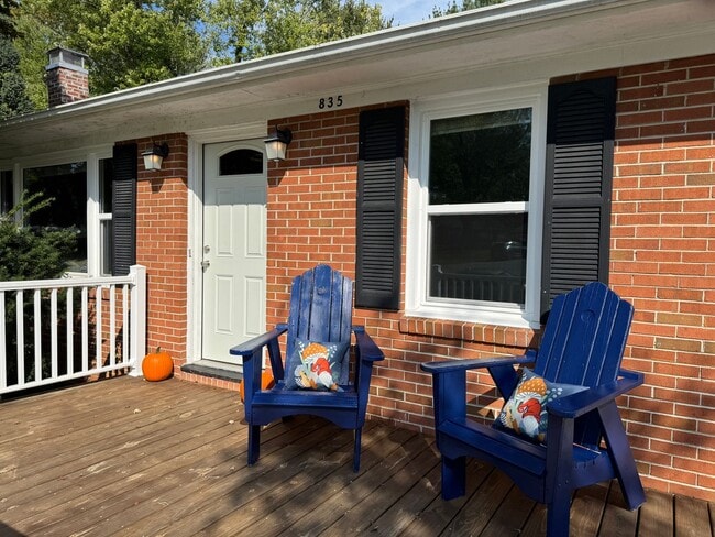 835 McBryde Dr in Blacksburg, VA - Building Photo - Building Photo
