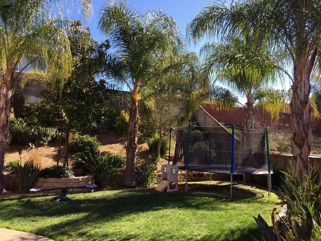 10267 Spruce Woodland Way in Escondido, CA - Foto de edificio - Building Photo