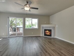 345 NW Freeman Ave in Hillsboro, OR - Building Photo - Building Photo