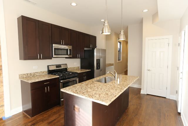 1218 W Diversey Pkwy, Unit 3 in Chicago, IL - Building Photo - Building Photo