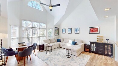 521 N Graham St in Charlotte, NC - Building Photo - Building Photo