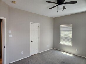 1929 Kemah Village Dr in Kemah, TX - Building Photo - Building Photo
