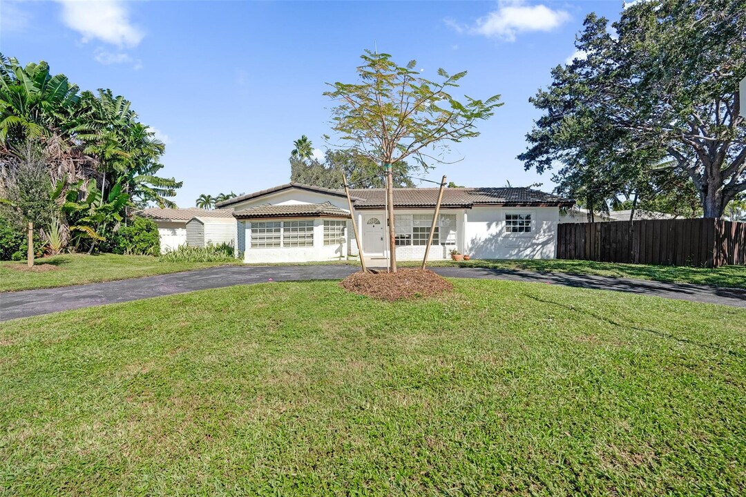 4200 NE 15th Ave in Oakland Park, FL - Building Photo