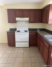 27 Manila Ave in Woodbridge, CT - Building Photo - Building Photo