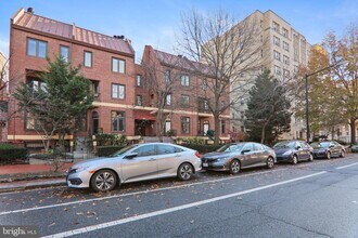 1313 Vermont Ave NW-Unit -9 in Washington, DC - Foto de edificio - Building Photo