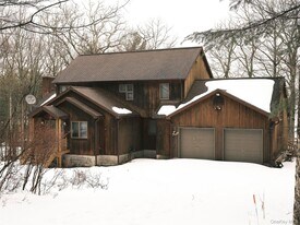 136 Browning Blvd in Barryville, NY - Building Photo