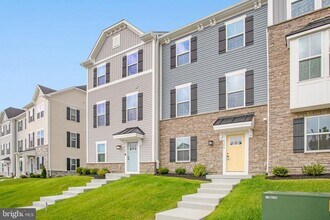 9346 Tanfield Dr in Fredericksburg, VA - Building Photo - Building Photo