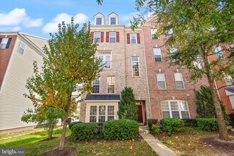 2238 Margraf Cir in Leesylvania, VA - Building Photo - Building Photo