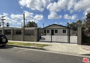 6829 Bellaire Ave in Los Angeles, CA - Building Photo